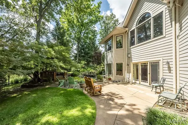 718 River Hills DR, Fenton, MO 63026