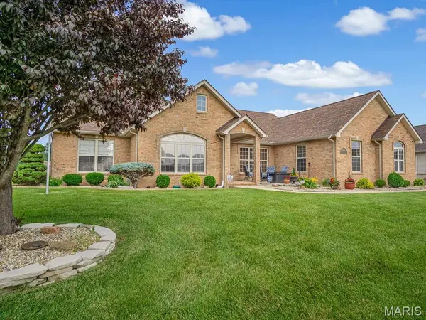 4184 Red Field DR, Swansea, IL 62226