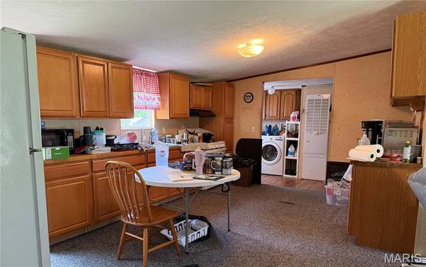 2505 Angelia ST, Hillsboro, IL 62049