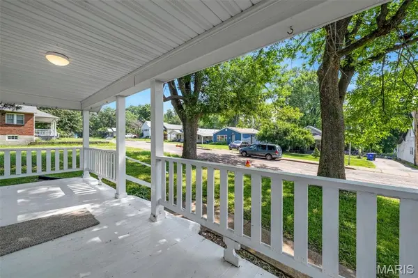 1323 Fairview AVE, University City, MO 63130