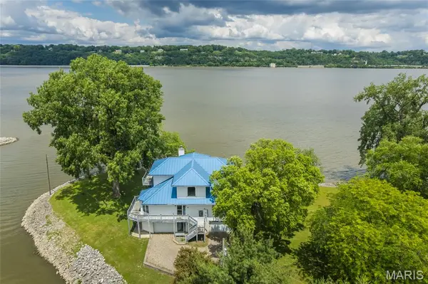 380 Yachtview DR, West Alton, MO 63386