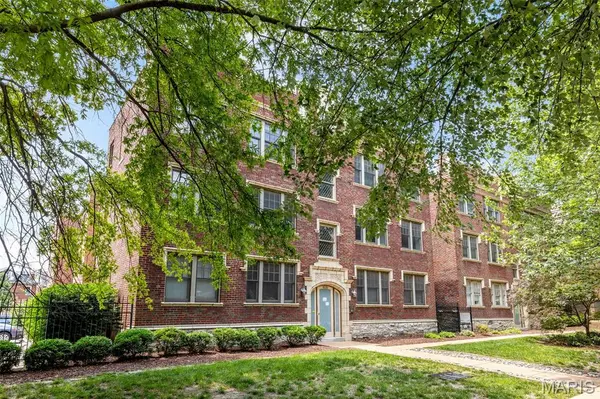 4220 McPherson AVE #303, St Louis, MO 63108