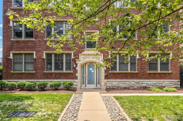 4220 McPherson AVE #303, St Louis, MO 63108