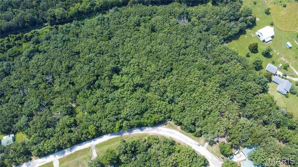 1119 Pawnee DR, Cuba, MO 65453