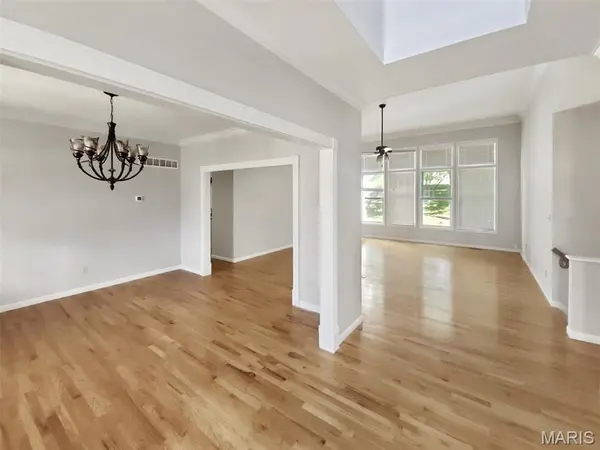 620 Thorntree LN, St Louis, MO 63025