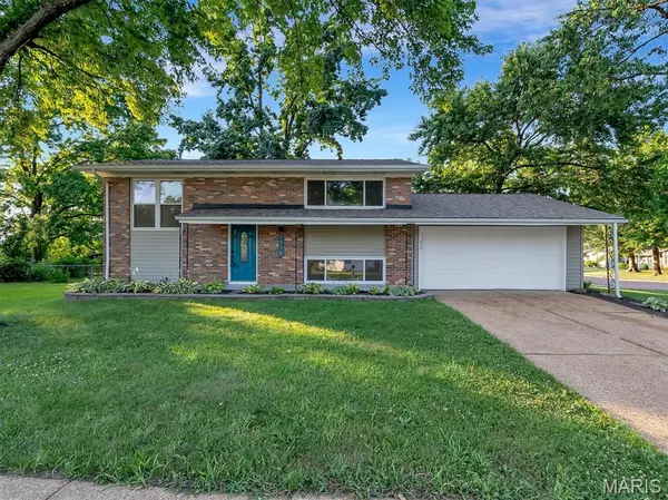 1778 San Miguel LN,  Fenton,  MO 63026