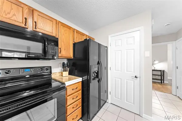 856 Hemingway LN, Weldon Spring, MO 63304