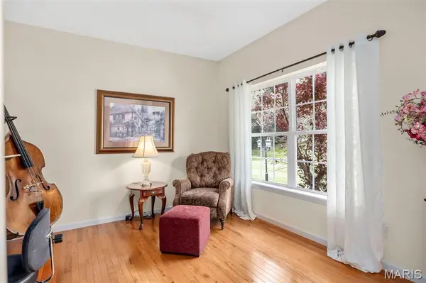 5 Hickory Glen CT, Lake St Louis, MO 63367