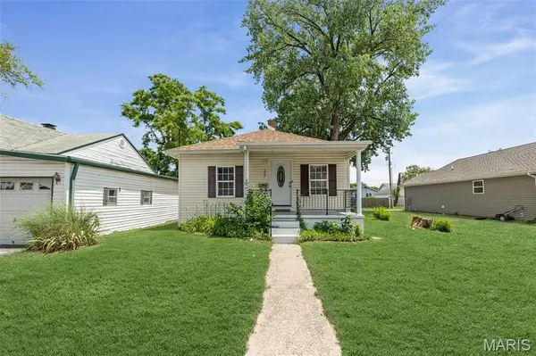 208 Washington AVE, East Alton, IL 62024