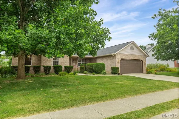 213 Hodgens Mill LN, O'fallon, IL 62269