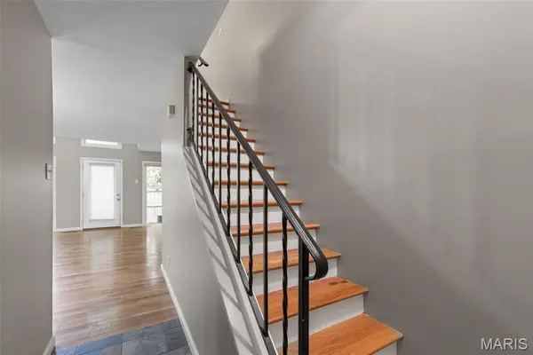 1195 Rue La Chelle WALK #1195, Creve Coeur, MO 63141