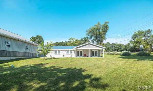 400 Broadway AVE, Leslie, MO 63056