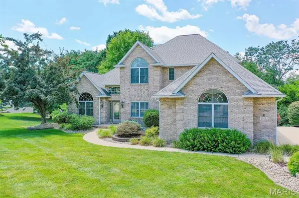 15 Fox Mill DR, Maryville, IL 62062