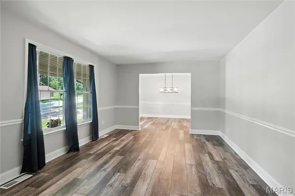 20 Hiddenbrook DR, Black Jack, MO 63033