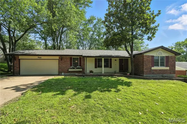 20 Hiddenbrook DR, Black Jack, MO 63033