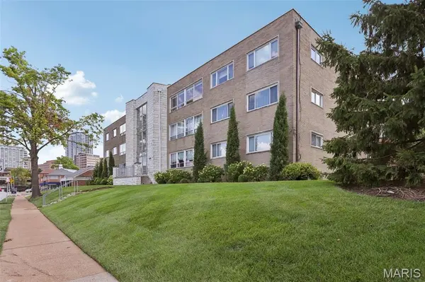 520 S Brentwood BLVD #3A, St Louis, MO 63105