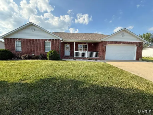 132 Timberlake,  Damiansville,  IL 62215