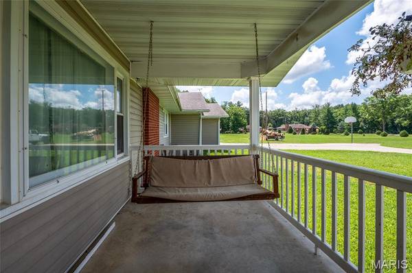 3612 Route 4, Staunton, IL 62088