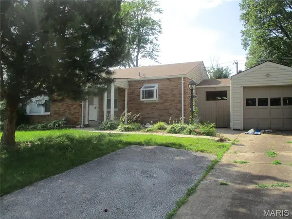 2823 Darwin CT, St Louis, MO 63121
