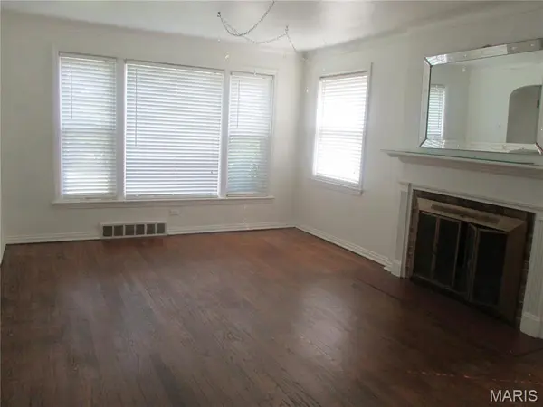 2823 Darwin CT, St Louis, MO 63121