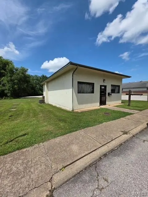 209 North ST, Waynesville, MO 65583
