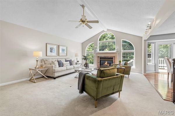 3164 Willow Bend DR, St Charles, MO 63303