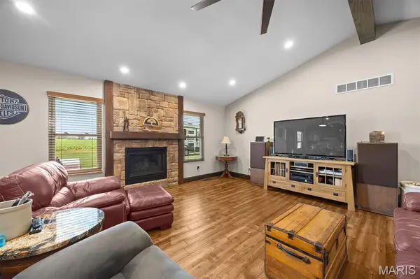 45 Oakbrooke, Troy, IL 62294