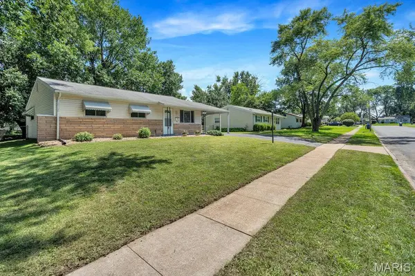 2460 6th LN, Florissant, MO 63031