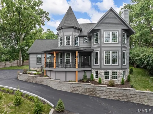 1016 Marshall AVE, Webster Groves, MO 63119