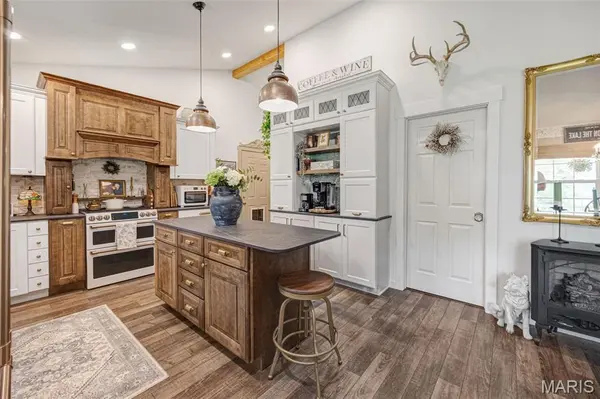 11328 Sunwood RD, Potosi, MO 63664