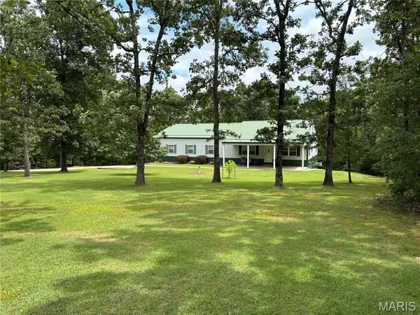 395 Hickory RD, Steelville, MO 65565