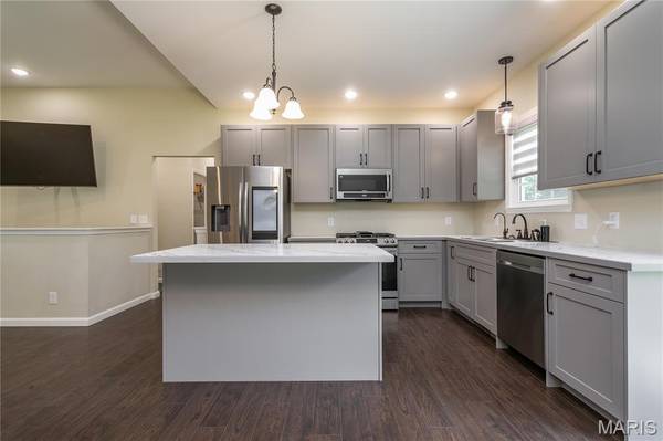 5 Redbud Cir Redbud CIR, Jonesburg, MO 63351