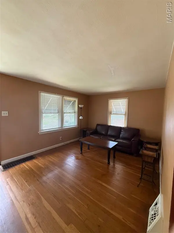 9550 Bataan DR, Woodson Terrace, MO 63134