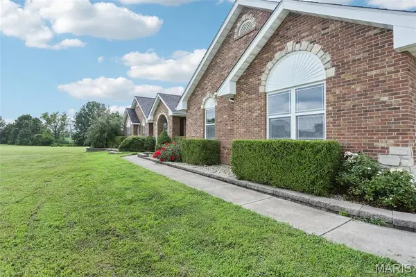 4 Pico CT, Moscow Mills, MO 63362