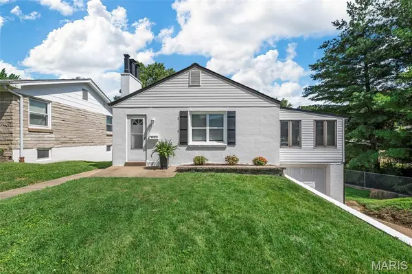 9301 Leona CT, Affton, MO 63123