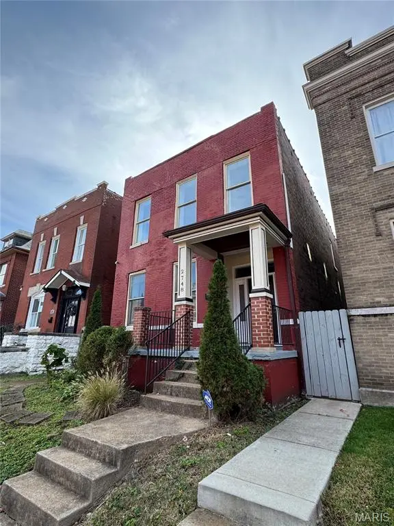2748 Accomac ST, St Louis, MO 63104