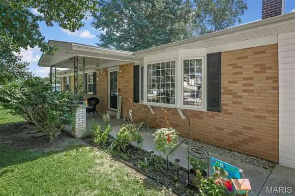 212 Peach ST, Elsberry, MO 63343