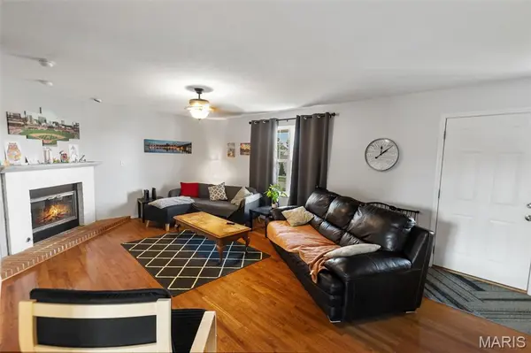 922 Benjamin DR, O'fallon, IL 62269