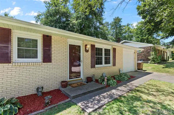 405 McKenna DR, Cape Girardeau, MO 63701