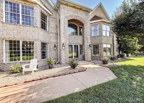 205 Cherry Hills LN, Farmington, MO 63640
