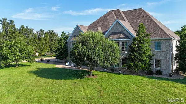 205 Cherry Hills LN, Farmington, MO 63640