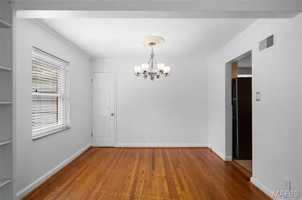 142 W Rose AVE, Webster Groves, MO 63119