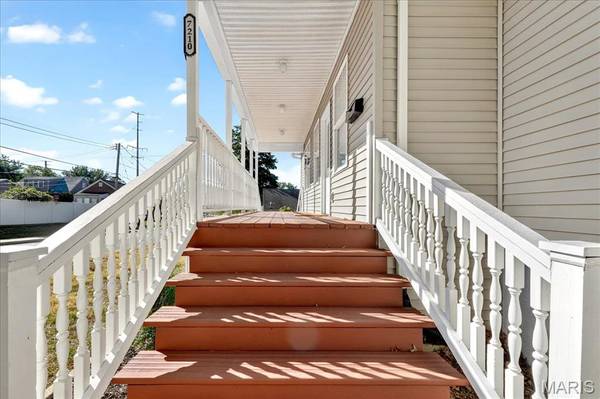 7210 Sussex AVE, Maplewood, MO 63143
