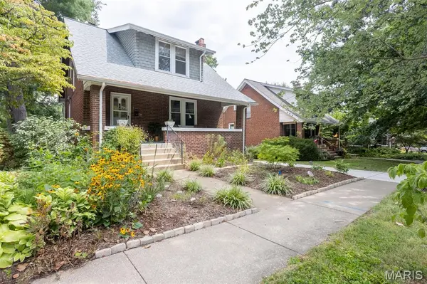 7257 Richmond PL, Maplewood, MO 63143