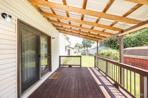 1008 La Salle ST, Belleville, IL 62221