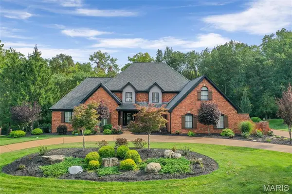 13552 Weston Park DR, St Louis, MO 63131