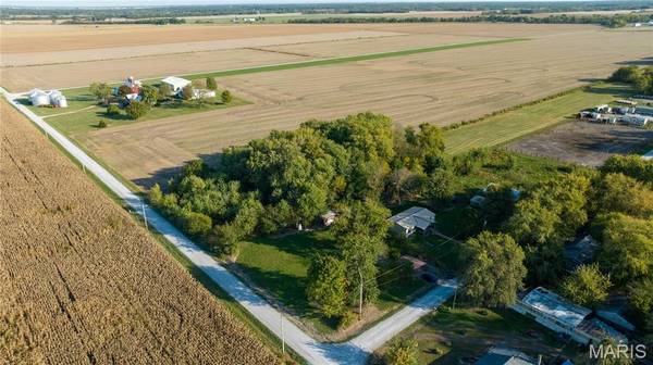 10970 Cordum AVE, Gillespie, IL 62033