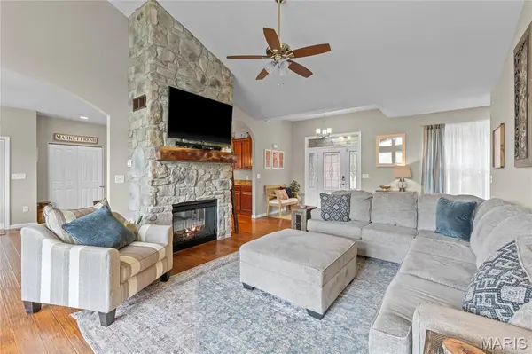 9882 W Vista DR, Hillsboro, MO 63050