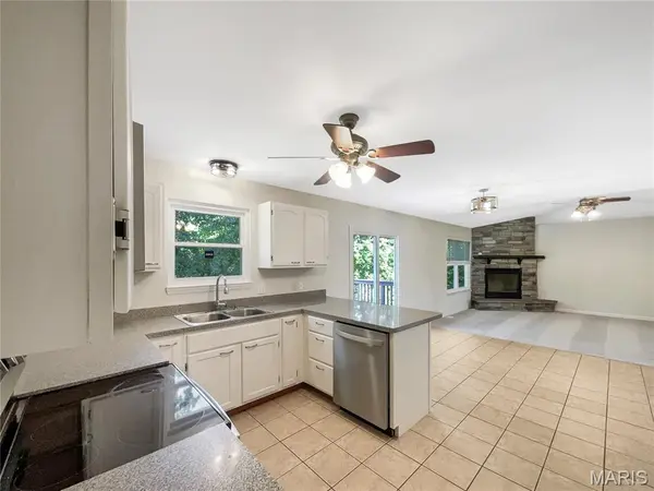 191 Gardenia DR, Troy, MO 63379
