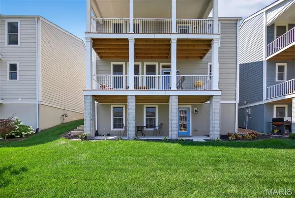 210 Suntan PL, St Charles, MO 63301